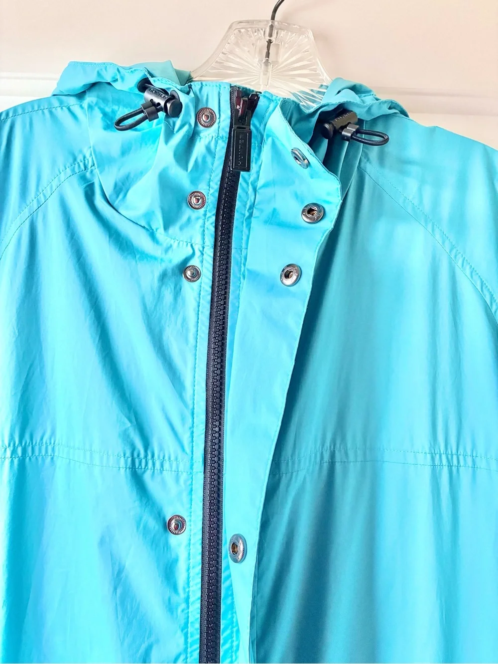 Hunter Men’s Lightweight Rain Ready Windbreaker Jacket Light Blue Aqua Size L